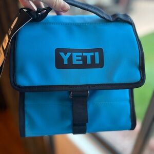 YETI Daytrip Lunch Bag (Limited Edition Big Wave Blue)